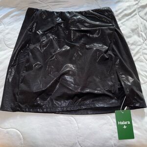 HALARA Black Shiny Mini Skirt
